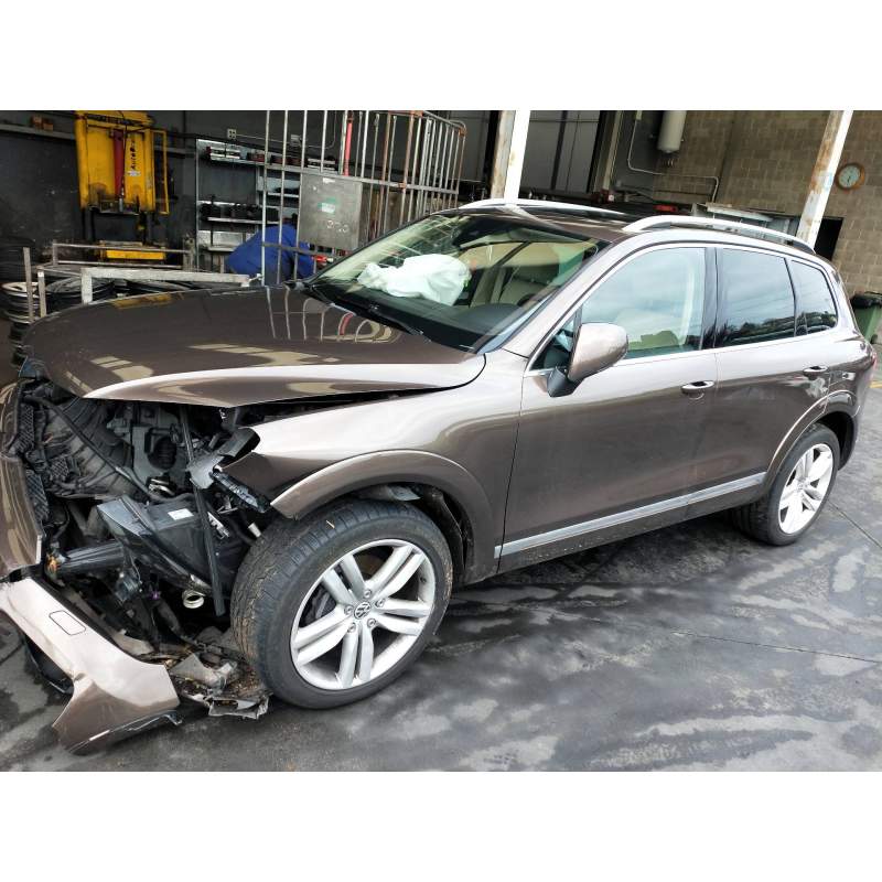 VOLKSWAGEN TOUAREG (7P5)