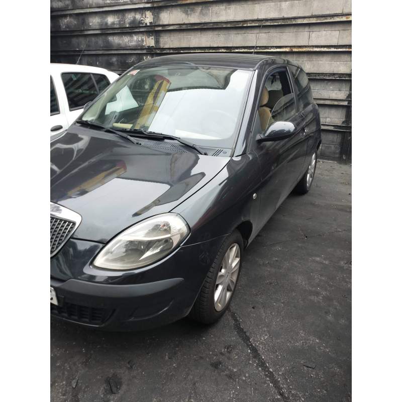 LANCIA YPSILON (101)