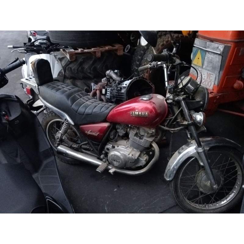 YAMAHA SR