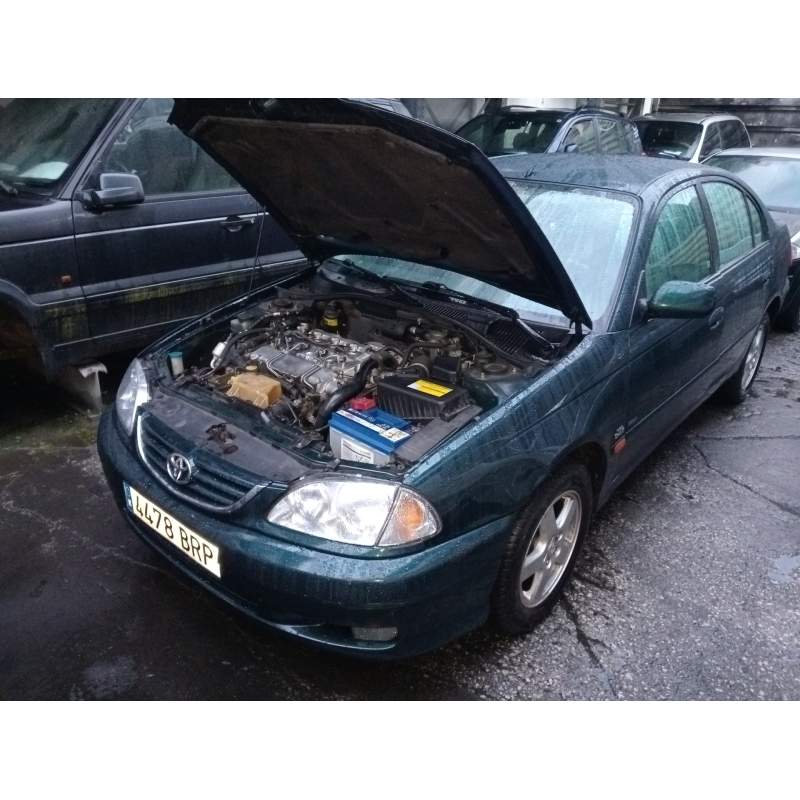 TOYOTA AVENSIS BERLINA (T 22)