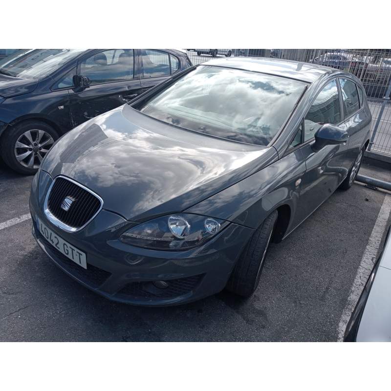 SEAT LEON (1P1)