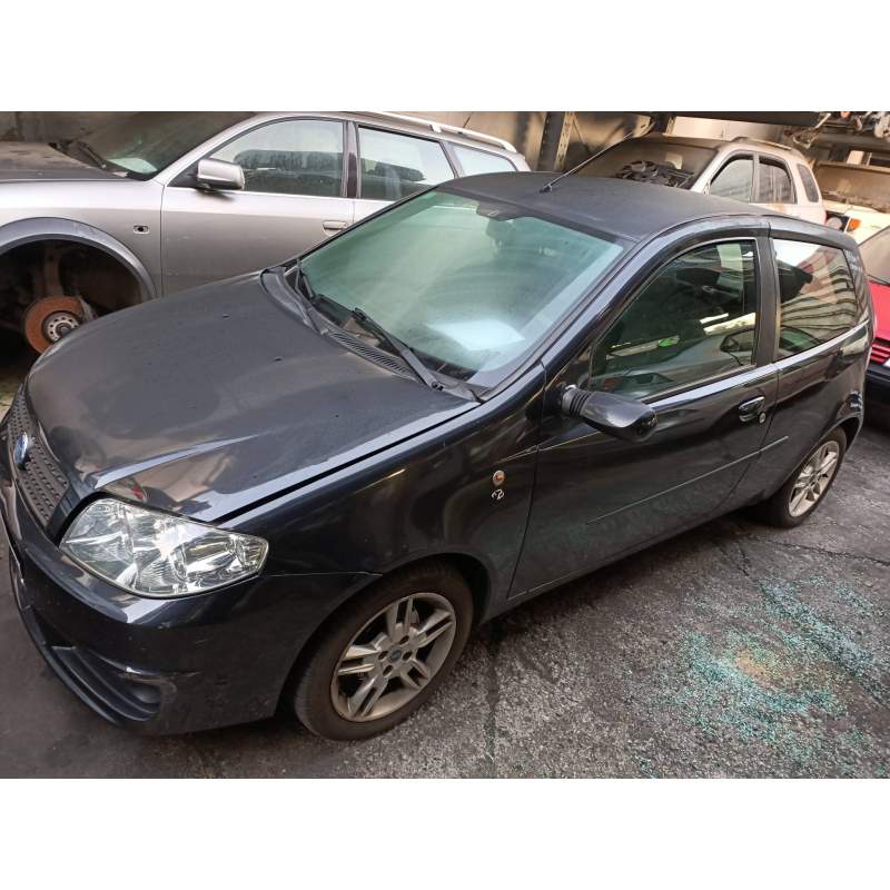 FIAT PUNTO BERLINA (188)