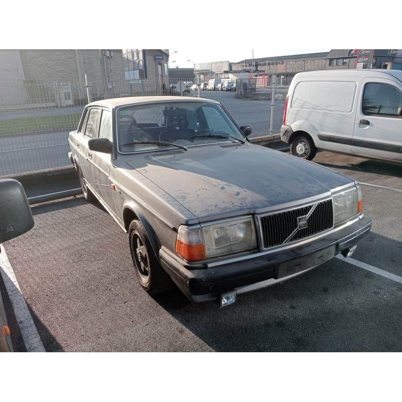 VOLVO SERIE 240 BERLINA