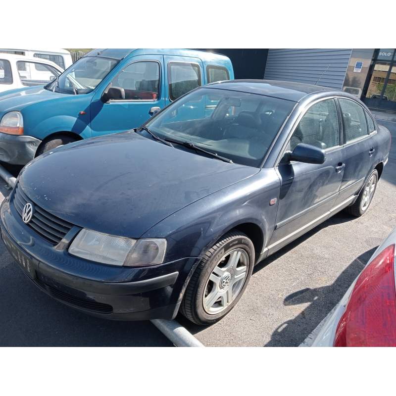 VOLKSWAGEN PASSAT BERLINA (3B2)
