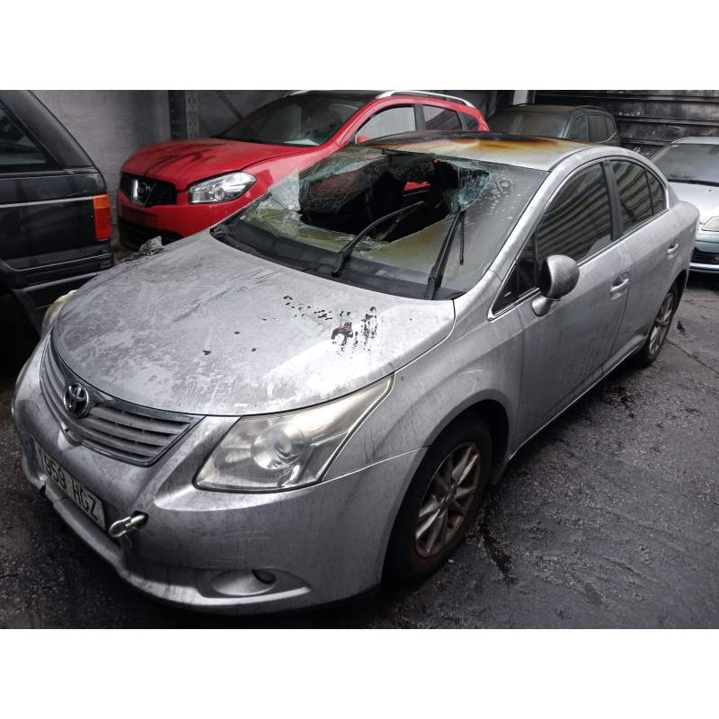 TOYOTA AVENSIS SEDÁN (_T27_)