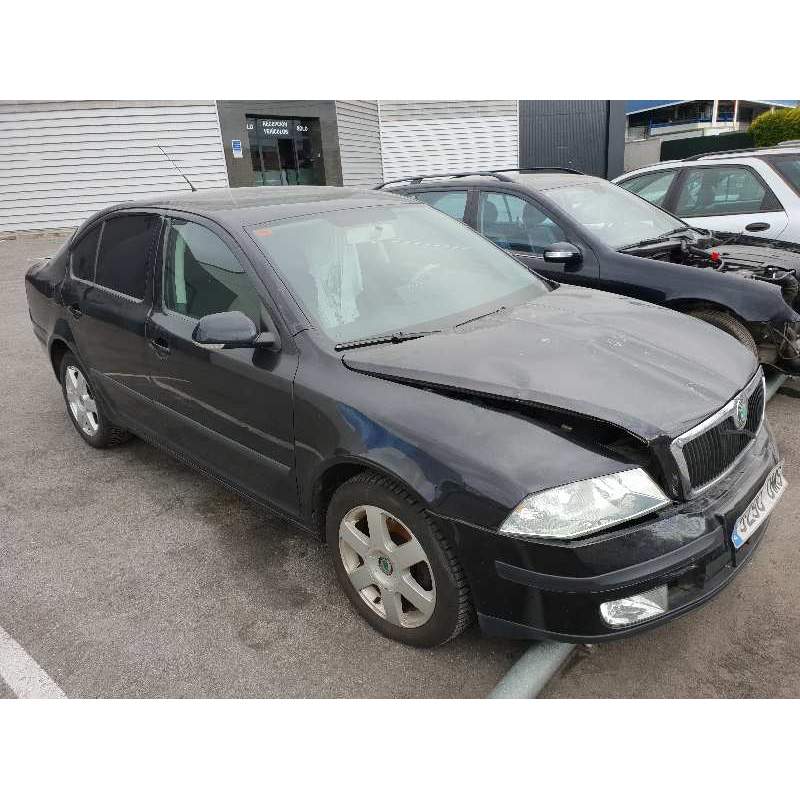 SKODA OCTAVIA BERLINA (1Z3)