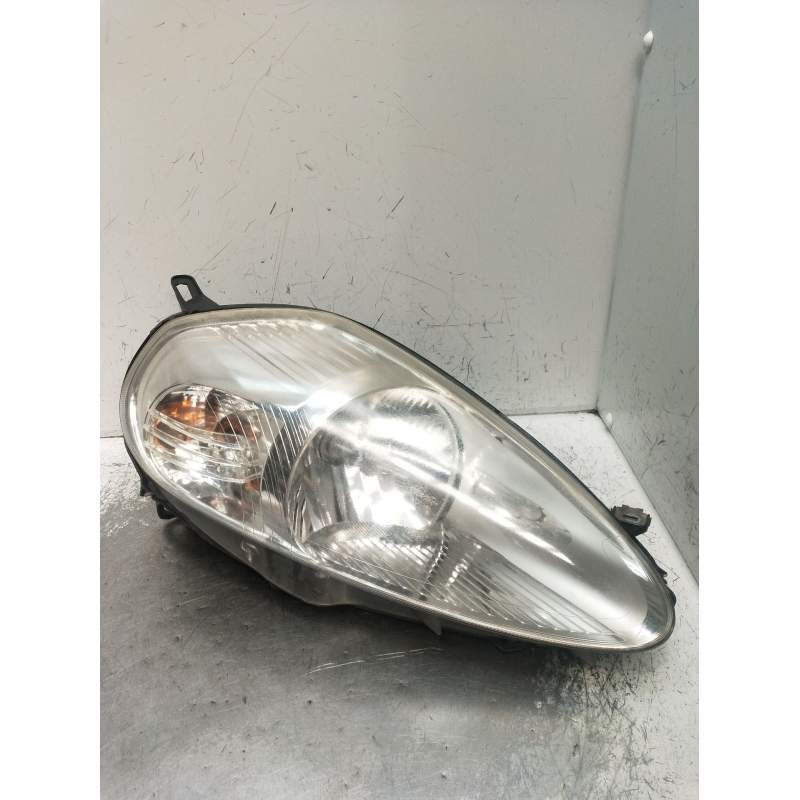 Recambio de faro derecho para fiat grande punto (199_) 1.4 16v (199bxg1b, 199axg1b) referencia OEM IAM   2005