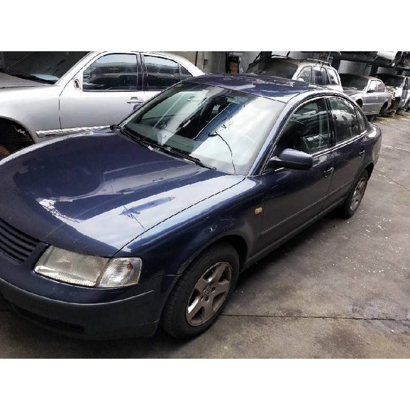 VOLKSWAGEN PASSAT BERLINA (3B2)