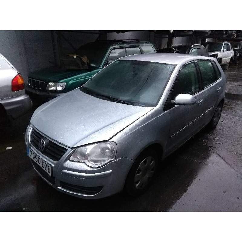 VOLKSWAGEN POLO (9N1)