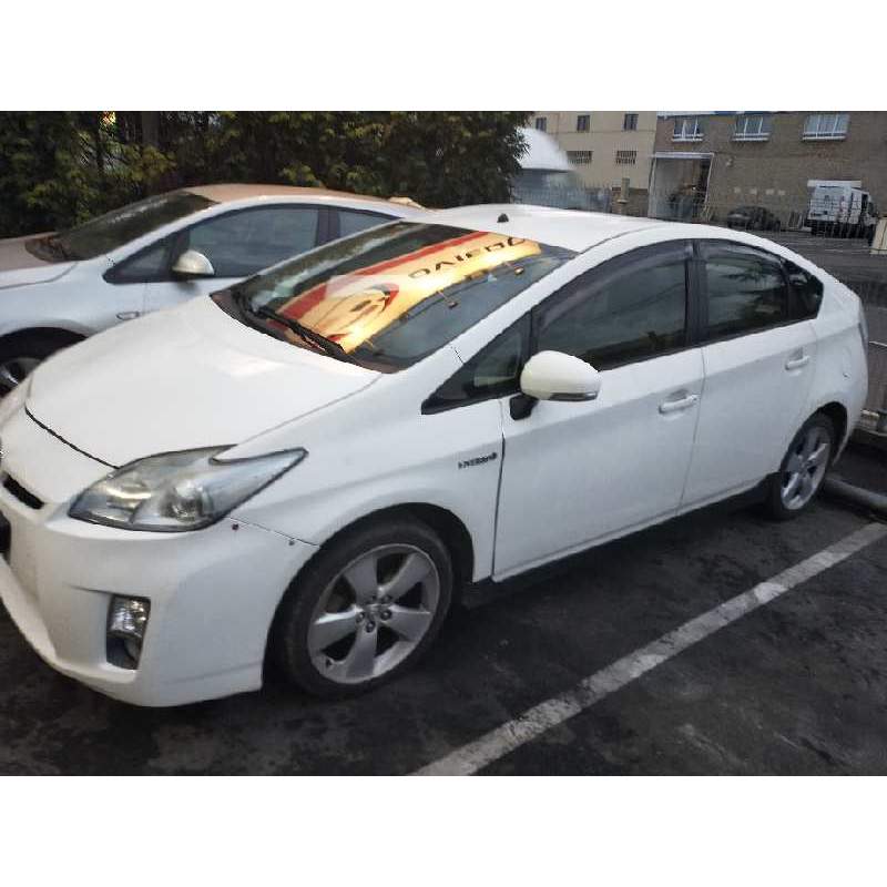TOYOTA PRIUS (NHW30)