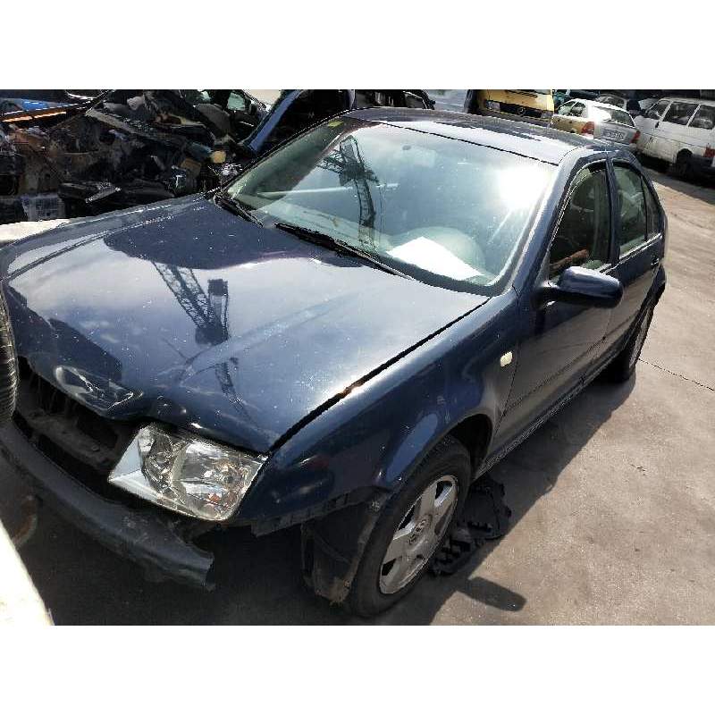 VOLKSWAGEN BORA BERLINA (1J2)