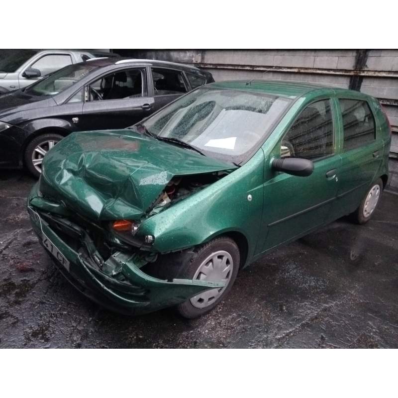 FIAT PUNTO BERLINA (188)