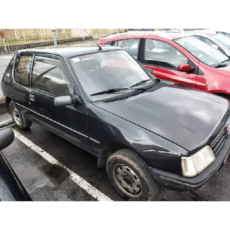 PEUGEOT 205 BERLINA