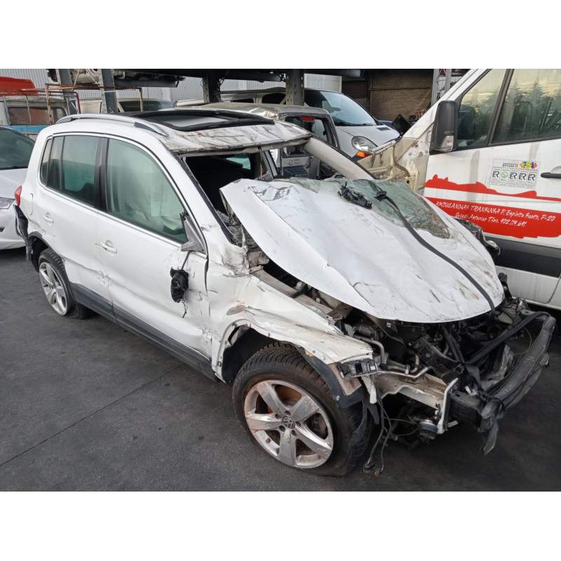 VOLKSWAGEN TIGUAN (5N2)