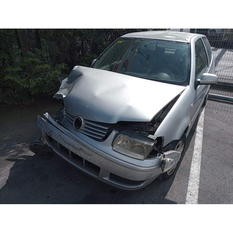 VOLKSWAGEN POLO BERLINA (6N2)