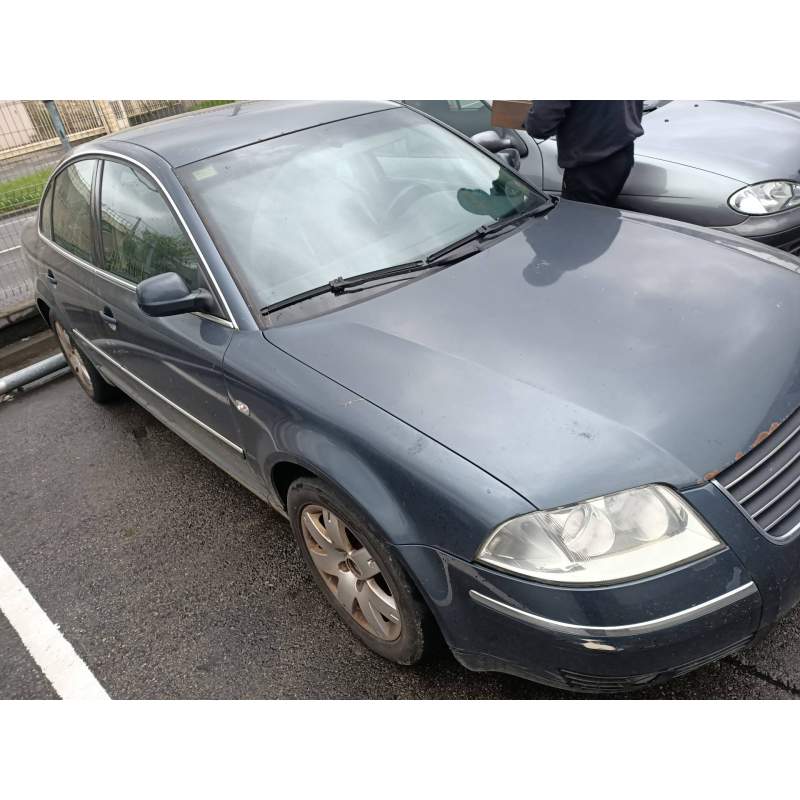 VOLKSWAGEN PASSAT BERLINA (3B3)