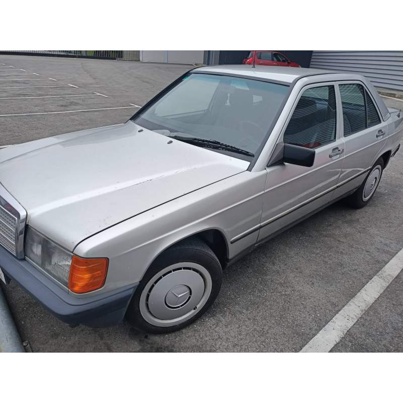 MERCEDES-BENZ CLASE C (W201) BERLINA