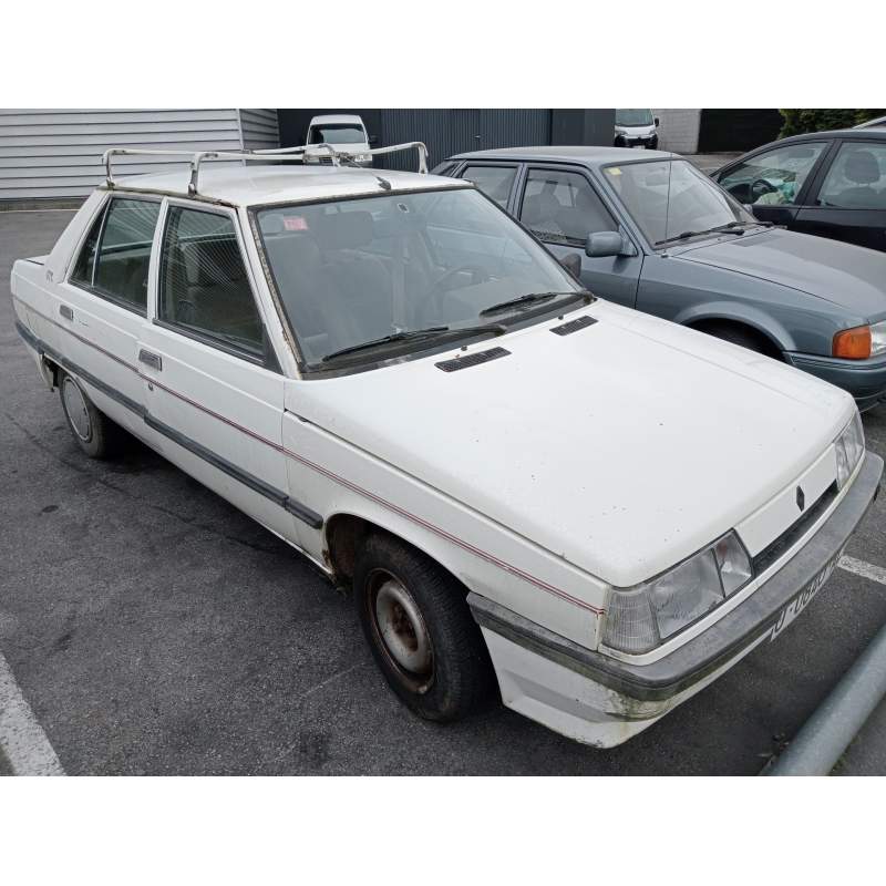 RENAULT 9