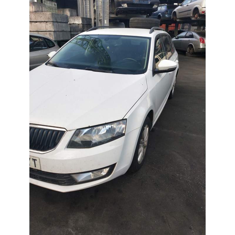 SKODA OCTAVIA COMBI (5E5)
