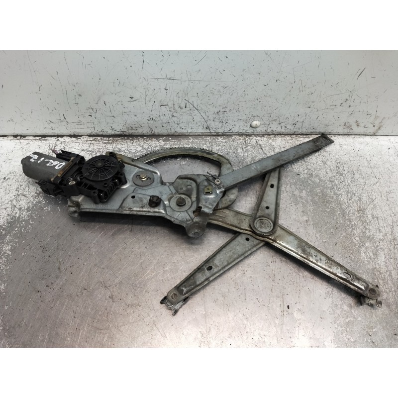 Recambio de elevalunas delantero izquierdo para bmw serie 3 berlina (e36) 318is referencia OEM IAM 113156  4P