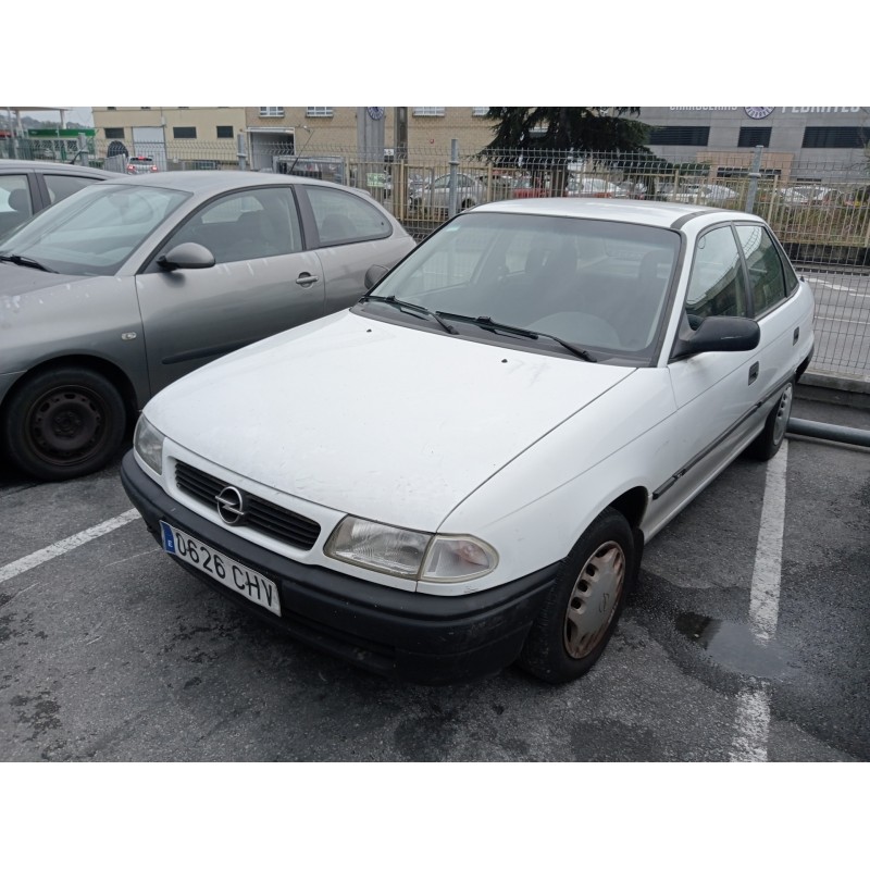 opel astra f berlina del año 1995