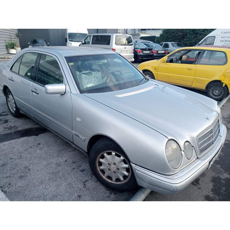 MERCEDES-BENZ CLASE E (W210)