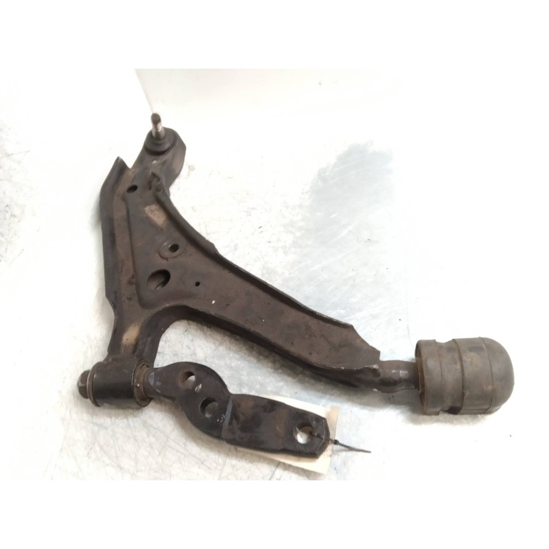 Recambio de brazo suspension inferior delantero derecho para nissan primera berl./familiar (p10/w10) referencia OEM IAM   