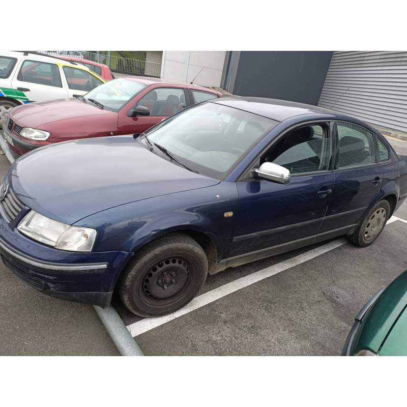 VOLKSWAGEN PASSAT BERLINA (3B2)