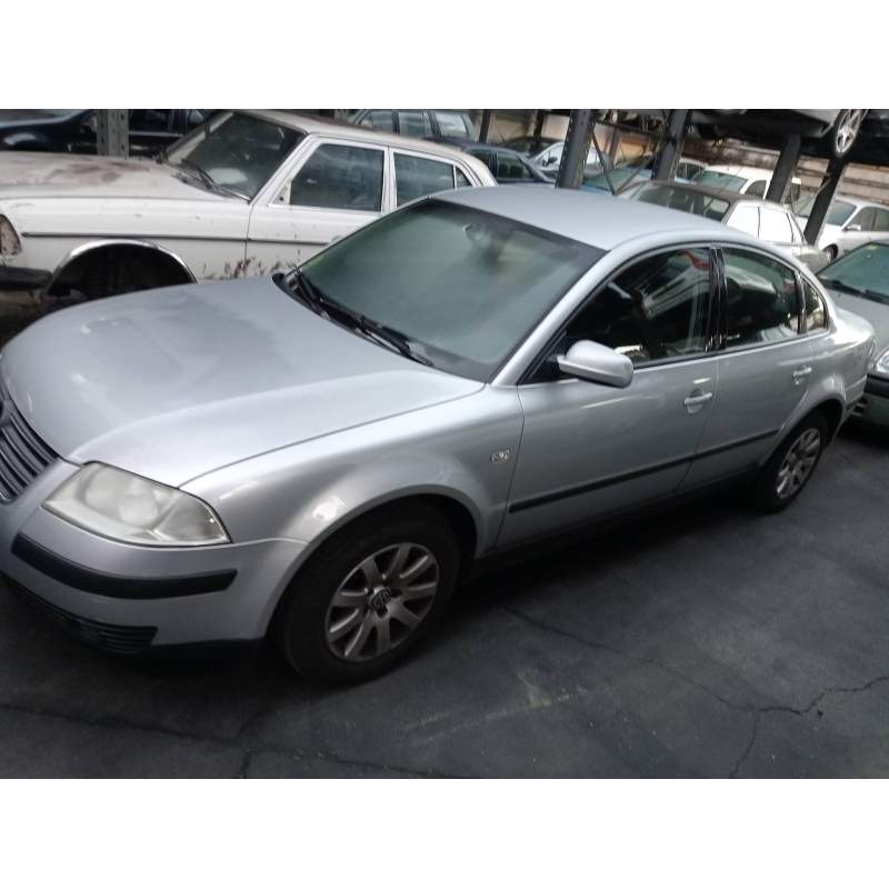 VOLKSWAGEN PASSAT BERLINA (3B3)