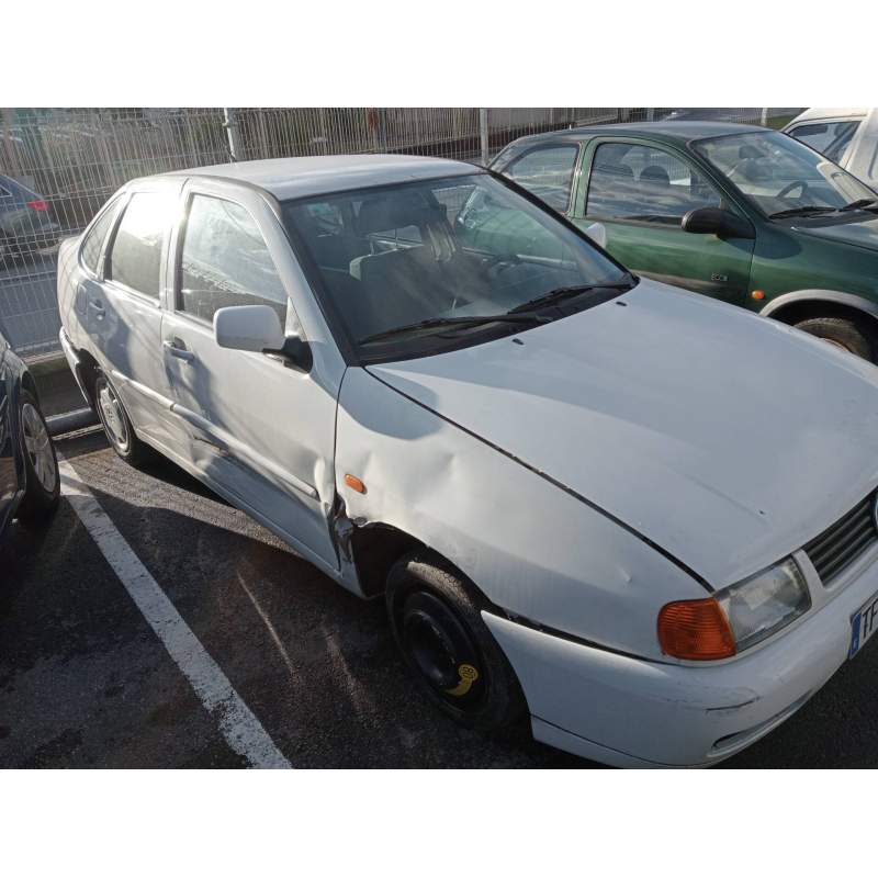 VOLKSWAGEN POLO CLASSIC (6V2)