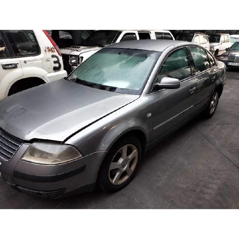 VOLKSWAGEN PASSAT BERLINA (3B3)