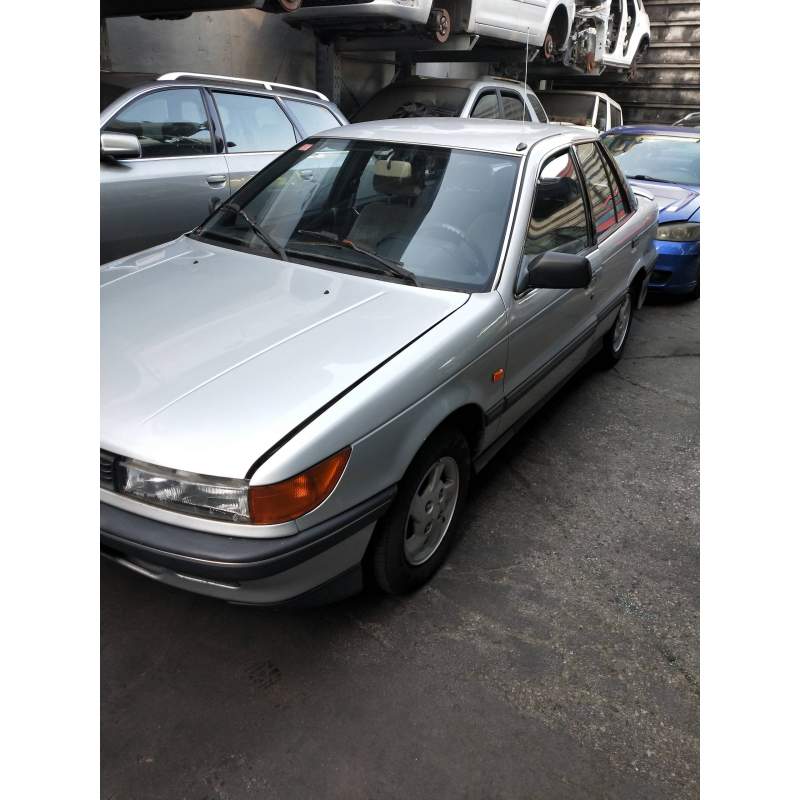 MITSUBISHI LANCER BERLINA (C60A/C70A)