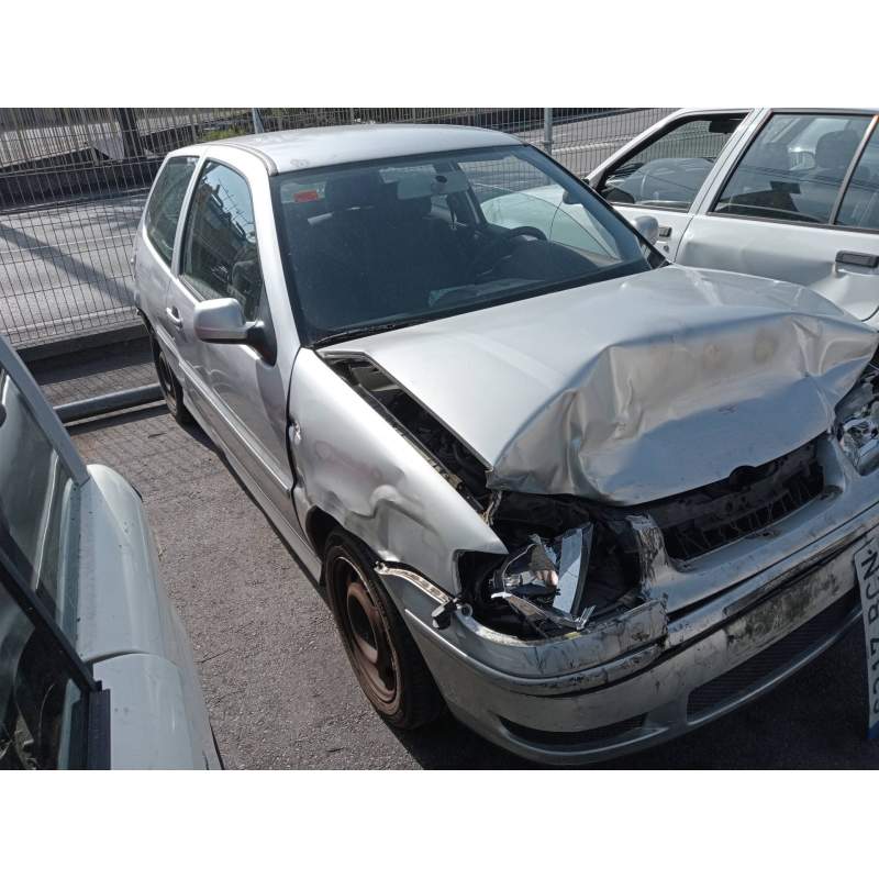 VOLKSWAGEN POLO BERLINA (6N2)