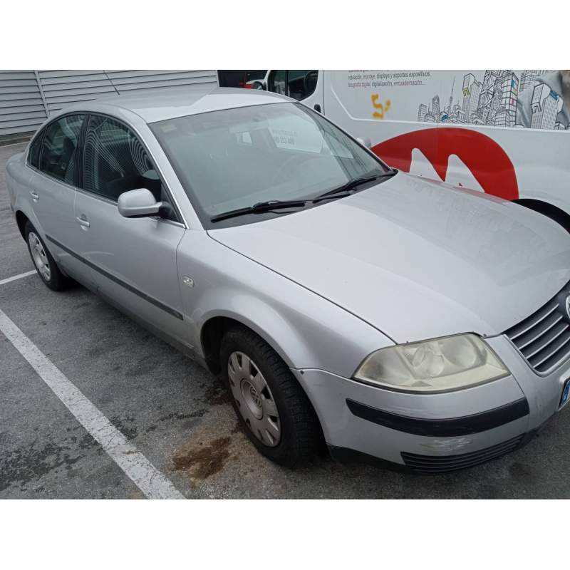 VOLKSWAGEN PASSAT BERLINA (3B3)