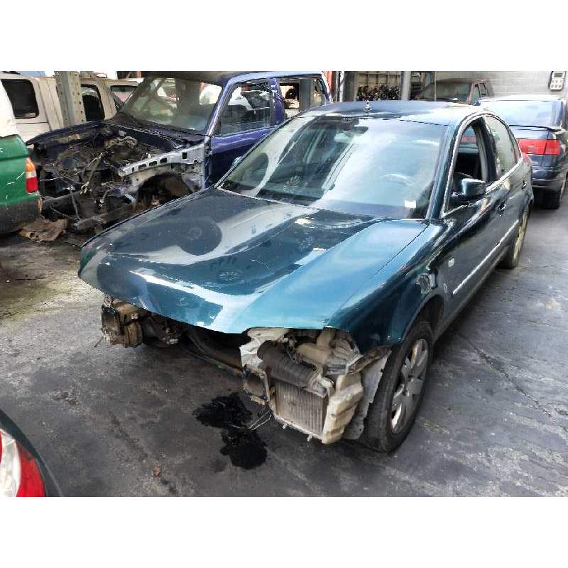 VOLKSWAGEN PASSAT BERLINA (3B3)