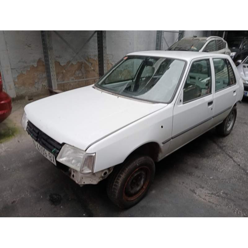 PEUGEOT 205 BERLINA