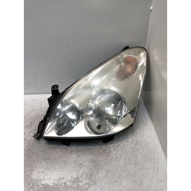 Recambio de faro izquierdo para toyota corolla verso (r1) 2.0 d-4d luna referencia OEM IAM   