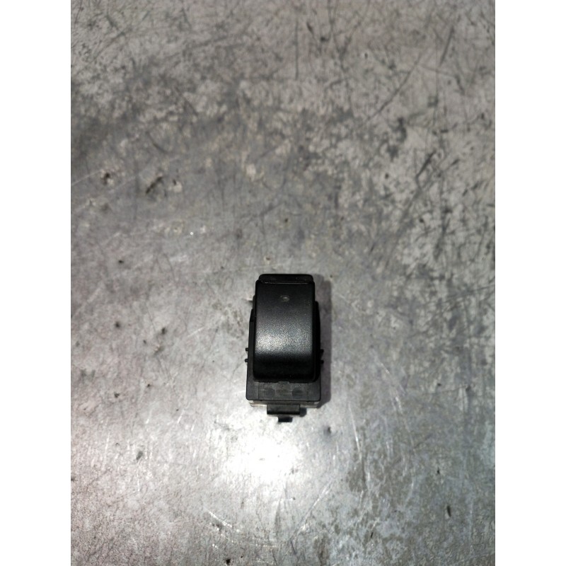 Recambio de mando elevalunas delantero derecho para toyota corolla verso (r1) 2.0 d-4d luna referencia OEM IAM 848100F010  