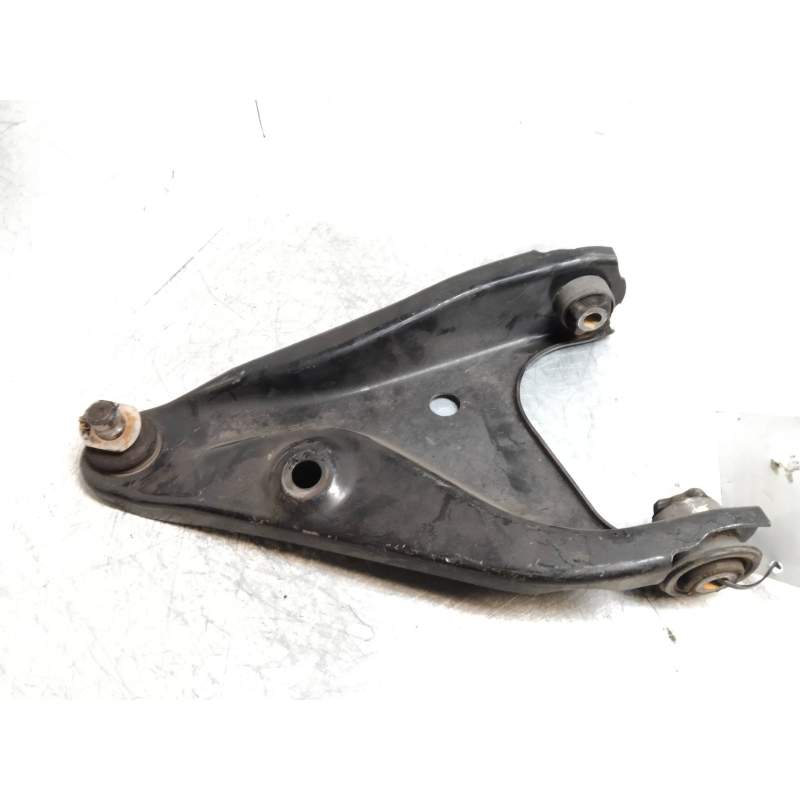 Recambio de brazo suspension inferior delantero izquierdo para dacia sandero 1.6 cat referencia OEM IAM  16G 2008