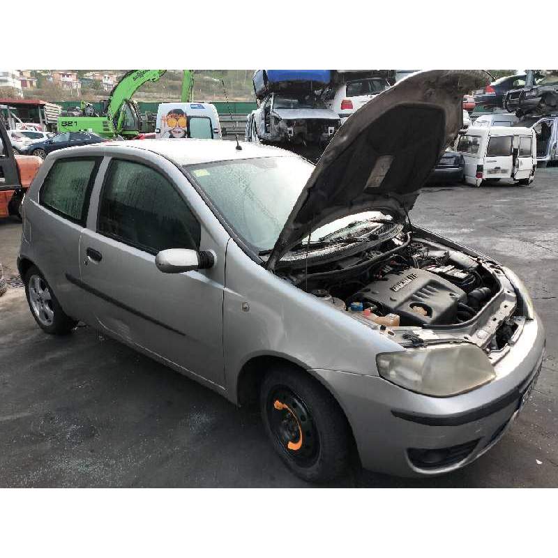 FIAT PUNTO BERLINA (188)