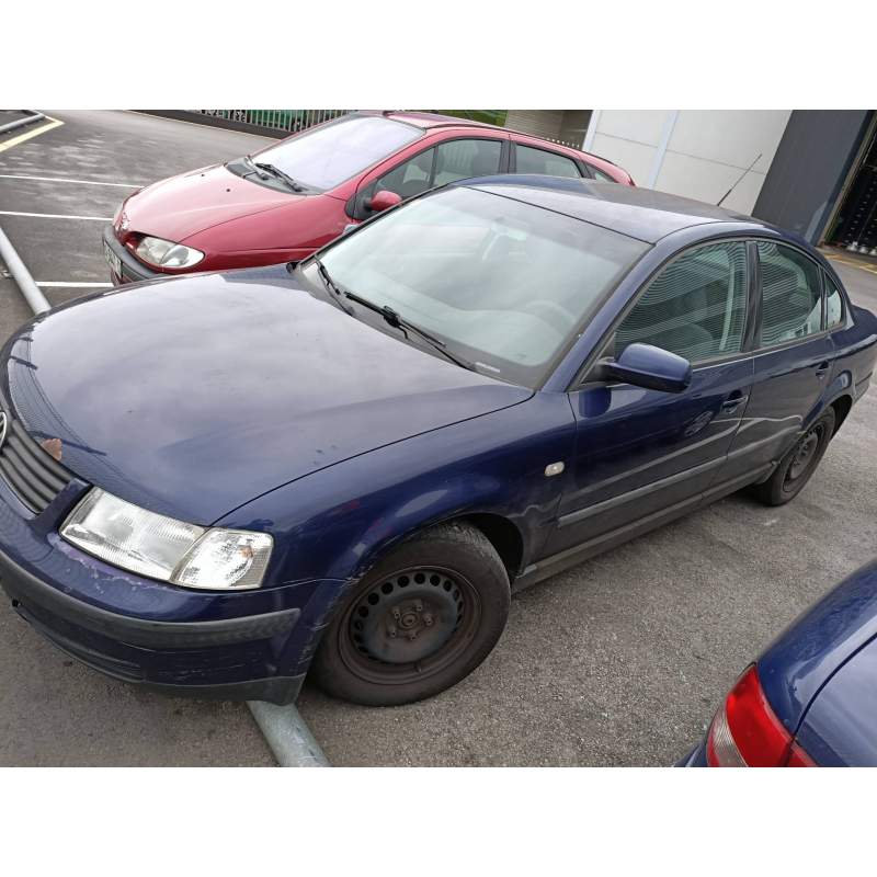 VOLKSWAGEN PASSAT BERLINA (3B2)