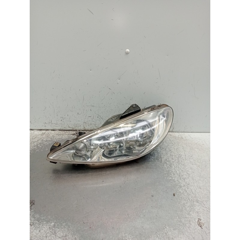 Recambio de faro izquierdo para peugeot 206 berlina e-music referencia OEM IAM 9628666880 89001771 