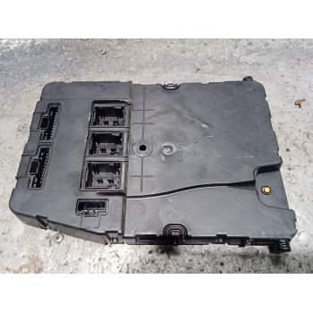 CAJA RELES / FUSIBLES 8200724372 S118400250H 2006