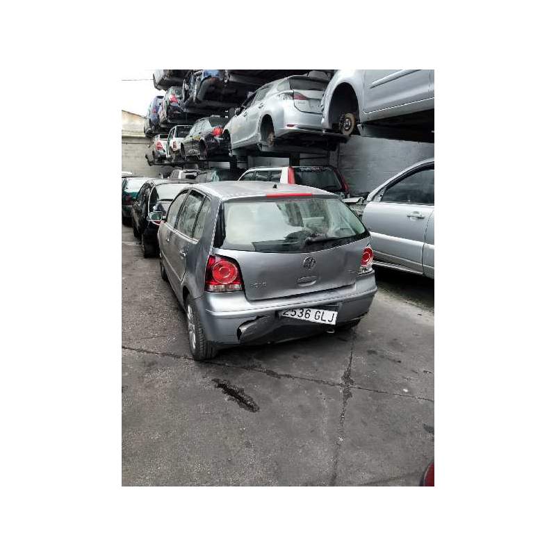 VOLKSWAGEN POLO (9N3)