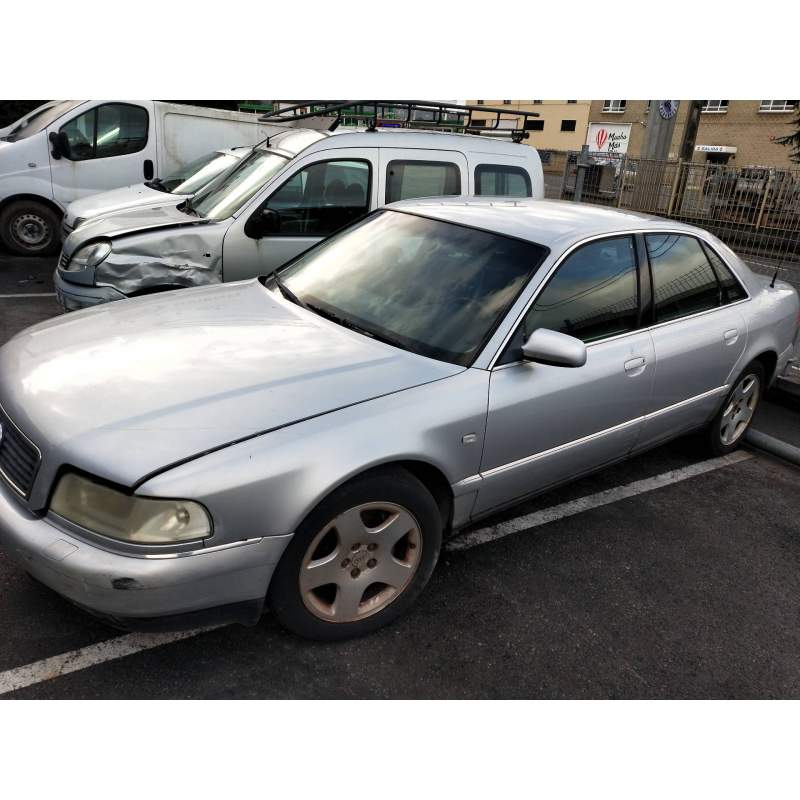 AUDI A8 (D2)
