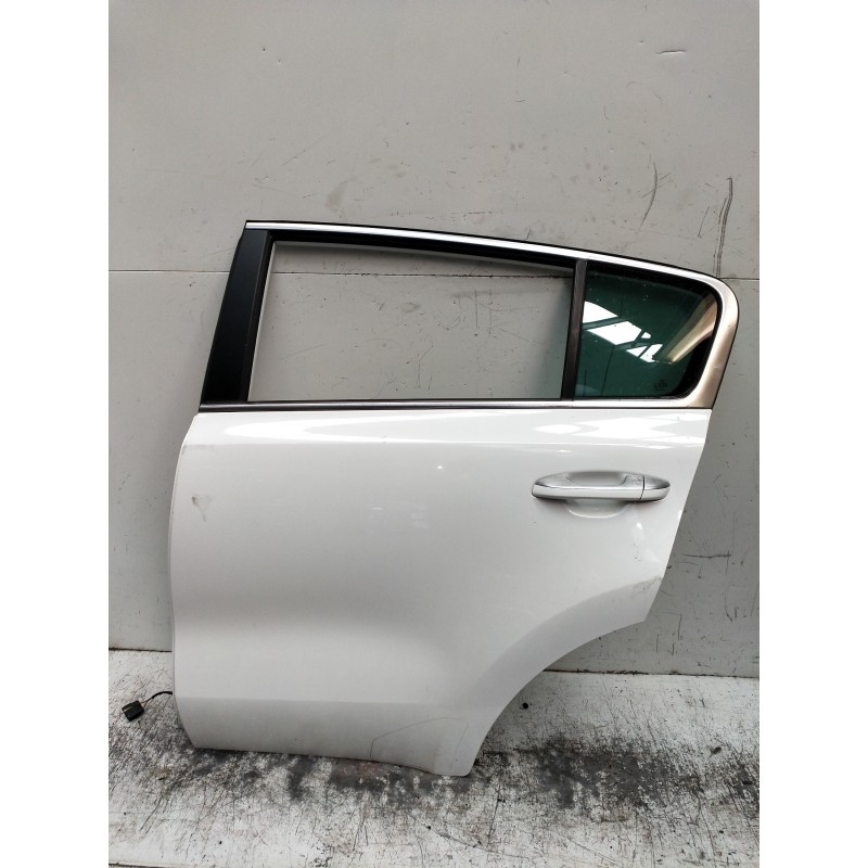 Recambio de puerta trasera izquierda para kia sportage spirit 2wd referencia OEM IAM   P5P