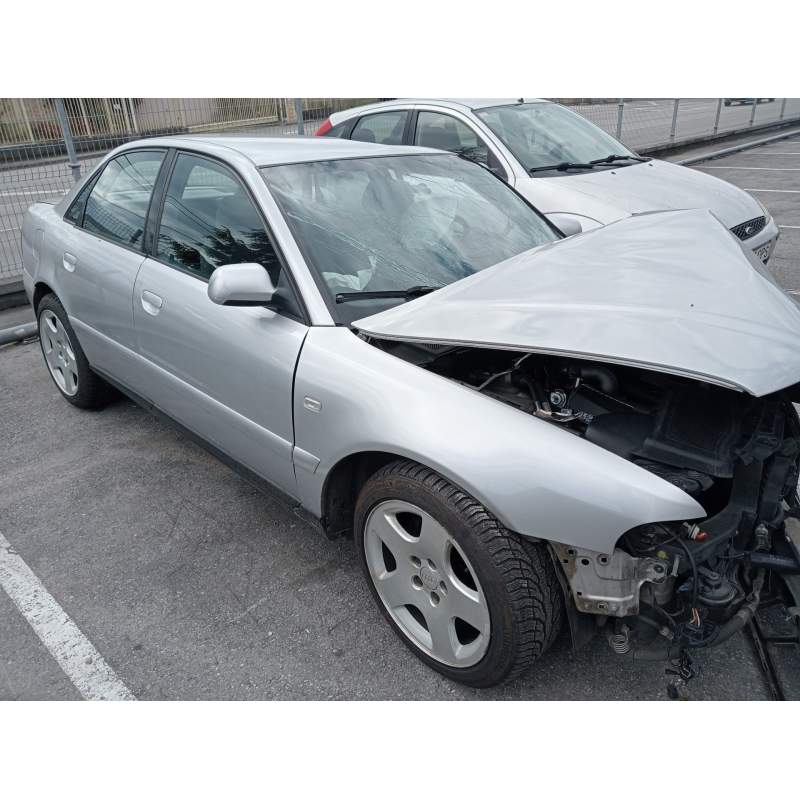 AUDI A4 BERLINA (B5)