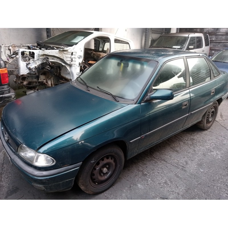 opel astra f berlina del año 1996