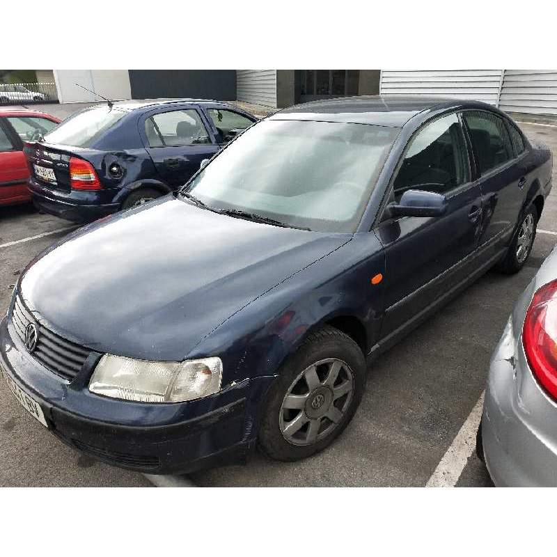 VOLKSWAGEN PASSAT BERLINA (3B2)