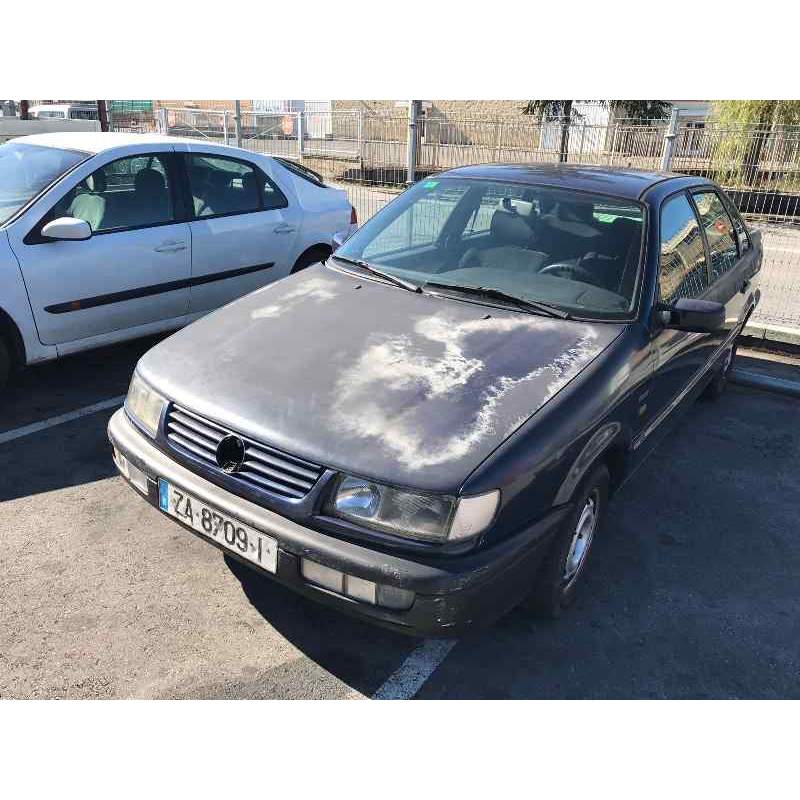 VOLKSWAGEN PASSAT BERLINA (3A2)
